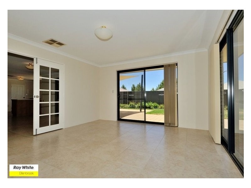 5 Gleeson Entrance, Aveley WA 6069