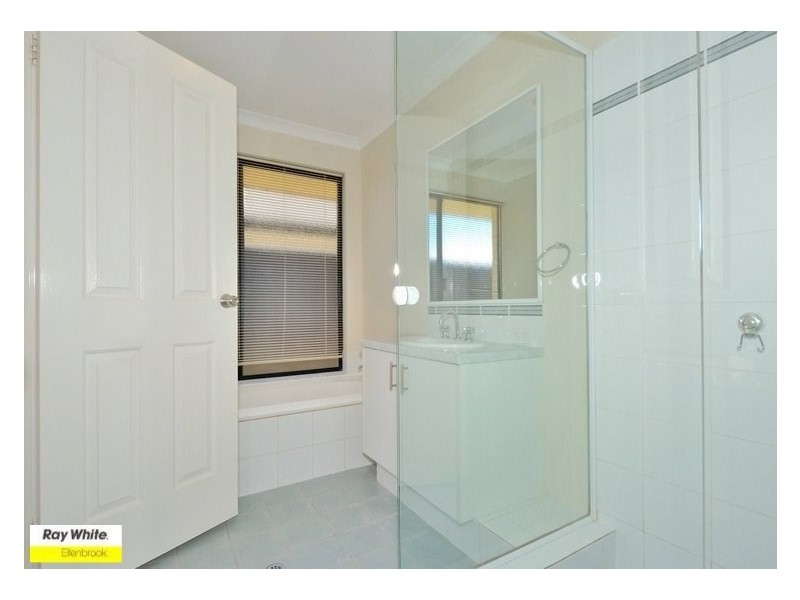 5 Gleeson Entrance, Aveley WA 6069