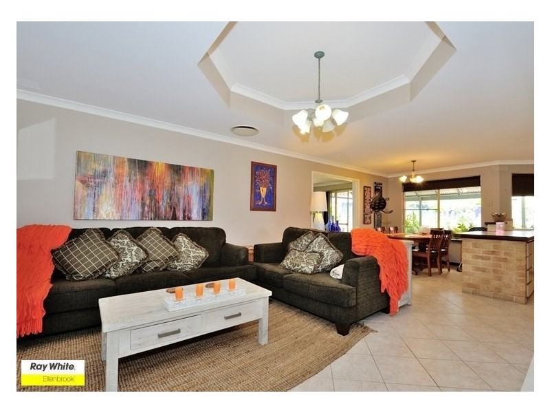 19 Bowerbird Vista, Ellenbrook WA 6069