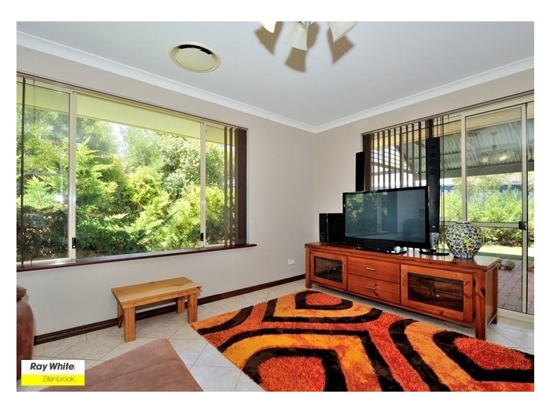 19 Bowerbird Vista, Ellenbrook WA 6069