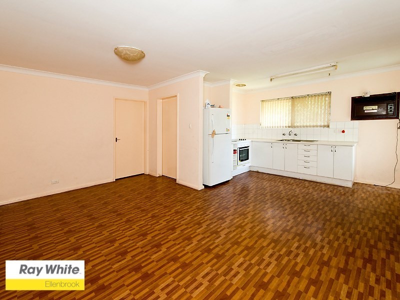 21 Clovertree Street, Maddington WA 6109