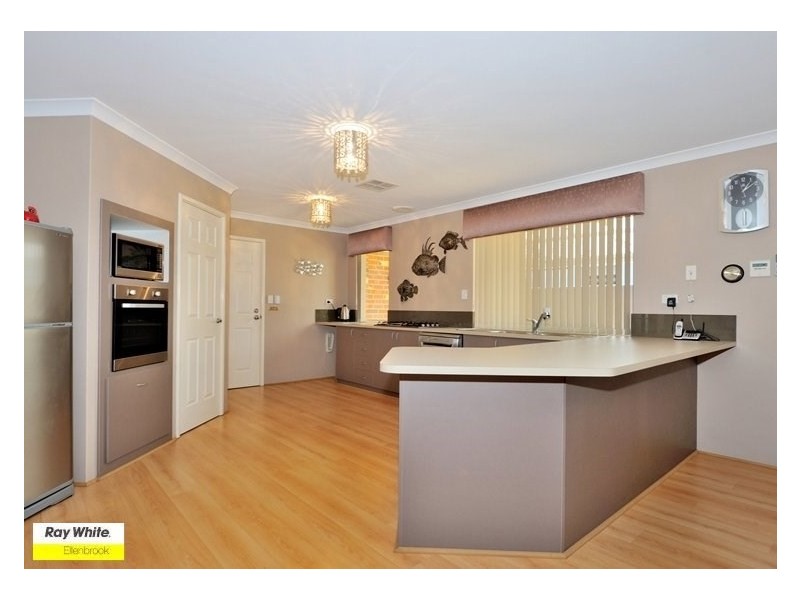 4 Manila Way, Aveley WA 6069