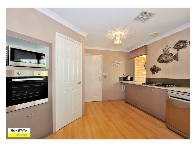 4 Manila Way, Aveley WA 6069