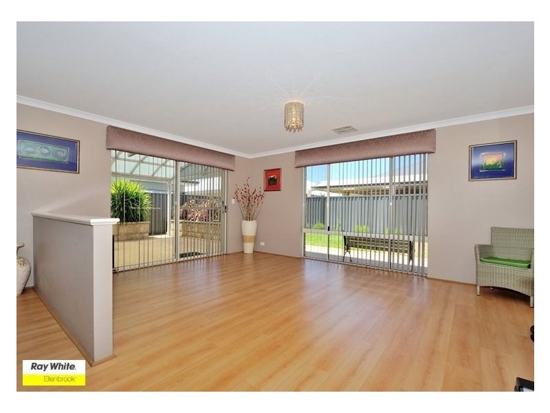 4 Manila Way, Aveley WA 6069
