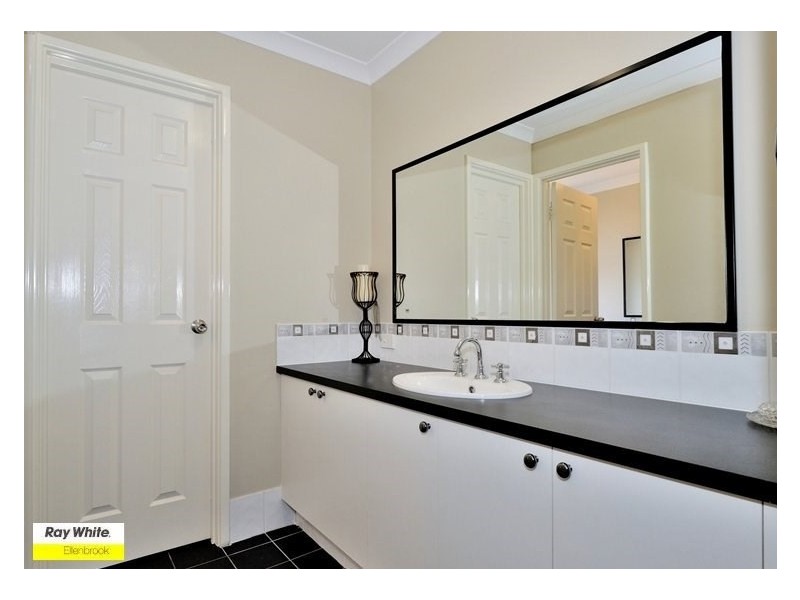 4 Manila Way, Aveley WA 6069