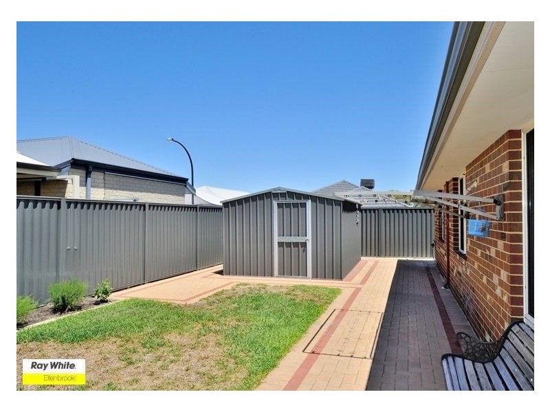 4 Manila Way, Aveley WA 6069