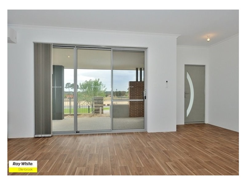 6 Skipsy Lane, Ellenbrook WA 6069