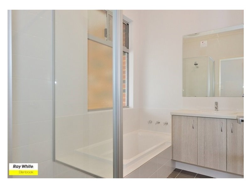 6 Skipsy Lane, Ellenbrook WA 6069