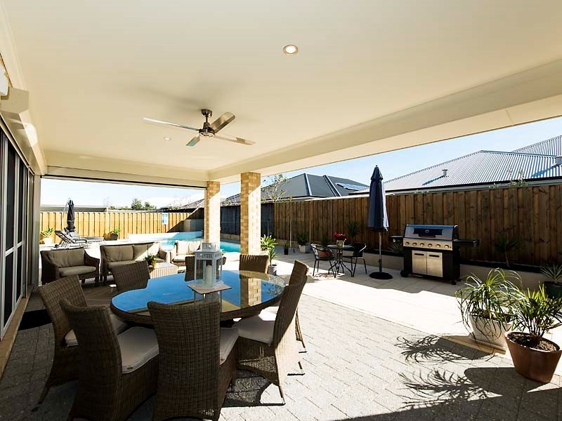 27 Delapre Drive, The Vines WA 6069