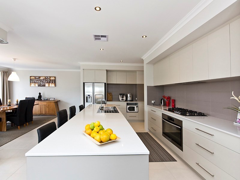 27 Delapre Drive, The Vines WA 6069