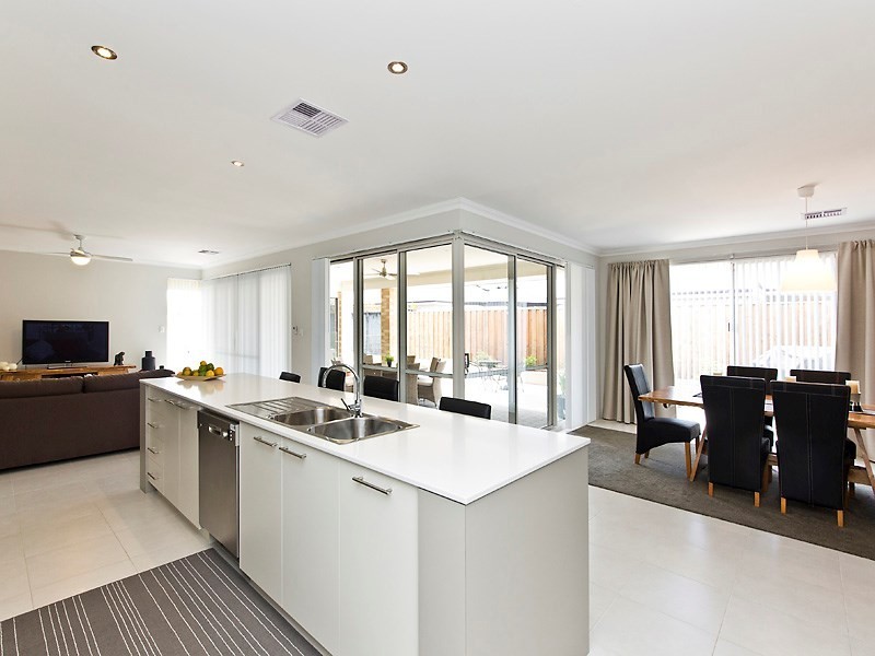 27 Delapre Drive, The Vines WA 6069