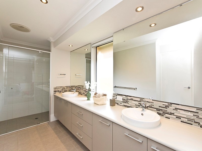 27 Delapre Drive, The Vines WA 6069