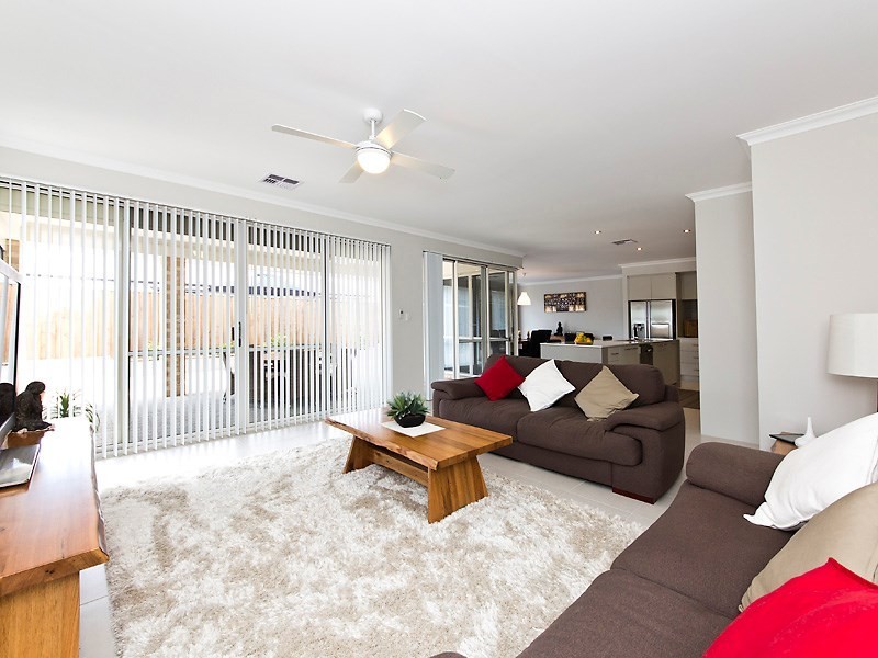 27 Delapre Drive, The Vines WA 6069