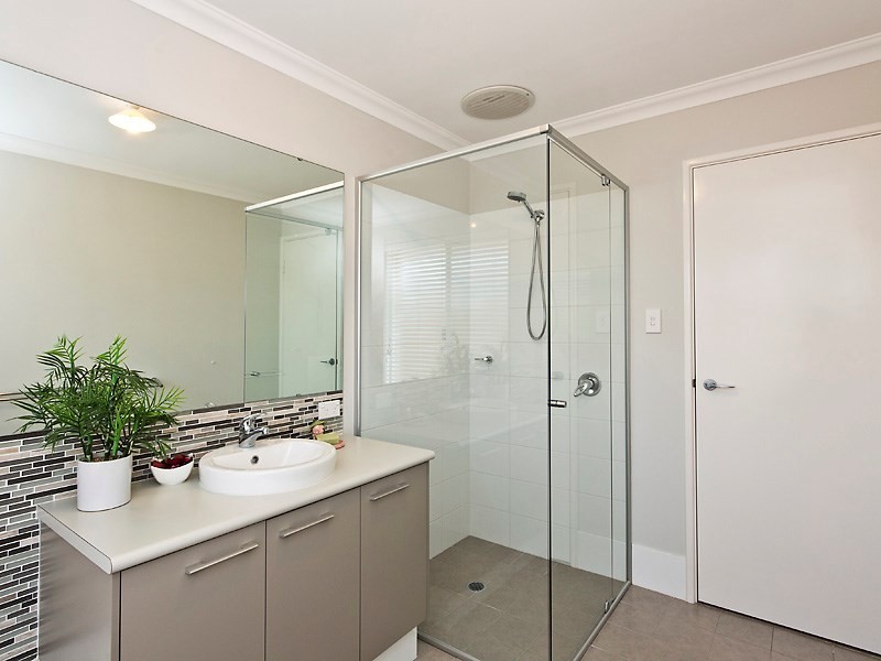 27 Delapre Drive, The Vines WA 6069