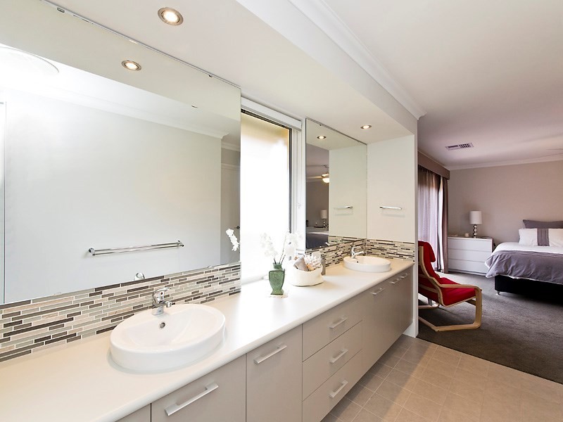 27 Delapre Drive, The Vines WA 6069