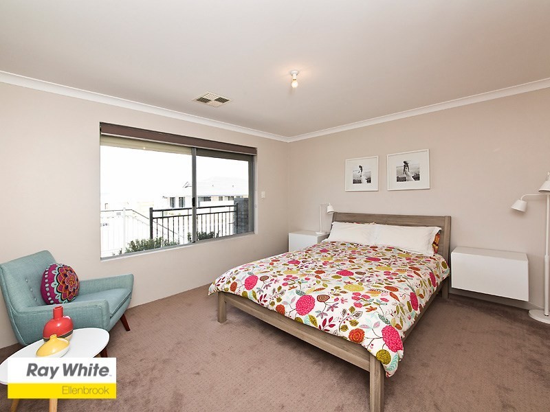 35 Pineroo Terrace, Ellenbrook WA 6069