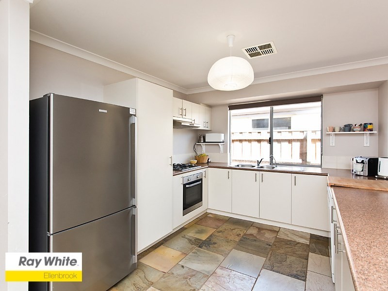 35 Pineroo Terrace, Ellenbrook WA 6069