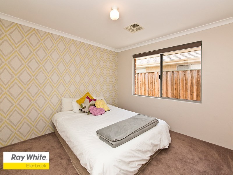 35 Pineroo Terrace, Ellenbrook WA 6069