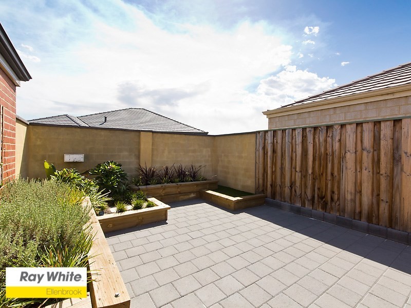 35 Pineroo Terrace, Ellenbrook WA 6069