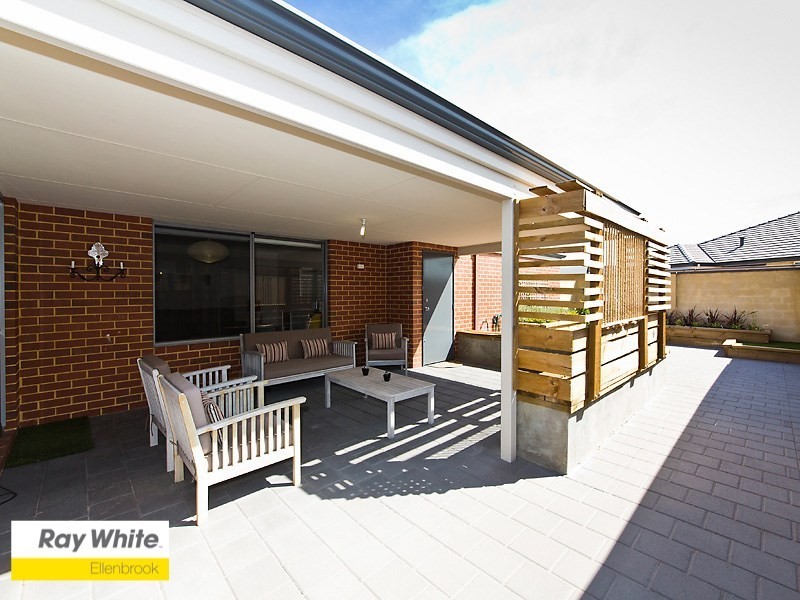 35 Pineroo Terrace, Ellenbrook WA 6069