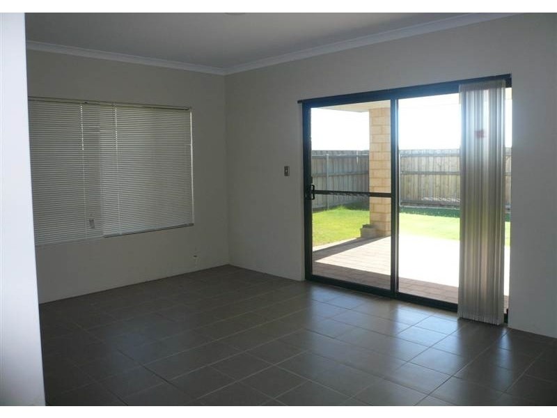 19 Hartley Pass, Ellenbrook WA 6069