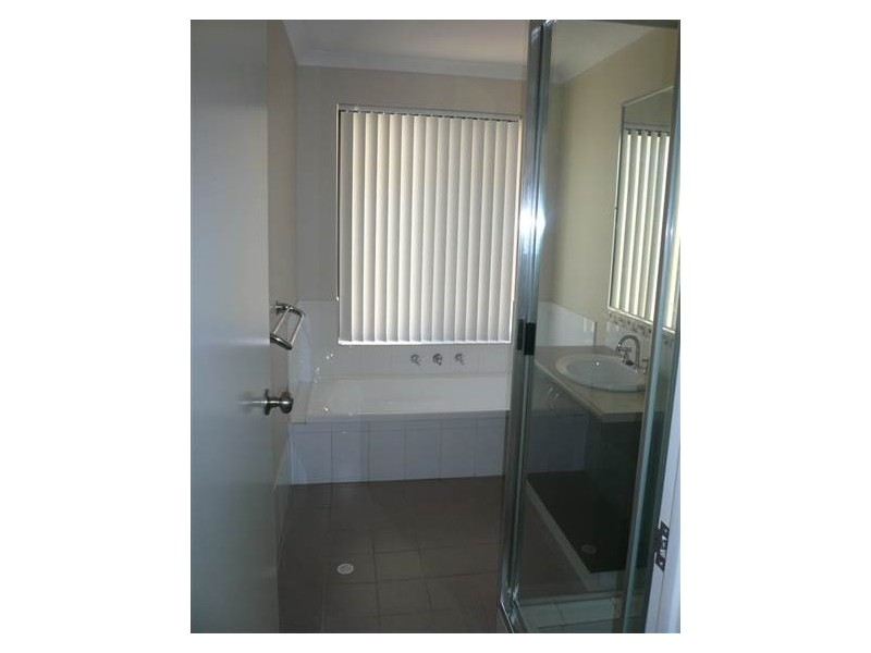 19 Hartley Pass, Ellenbrook WA 6069