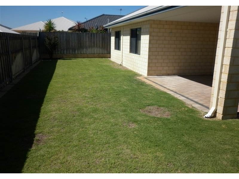 19 Hartley Pass, Ellenbrook WA 6069