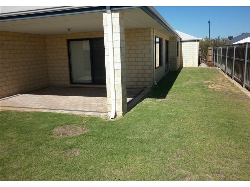 19 Hartley Pass, Ellenbrook WA 6069