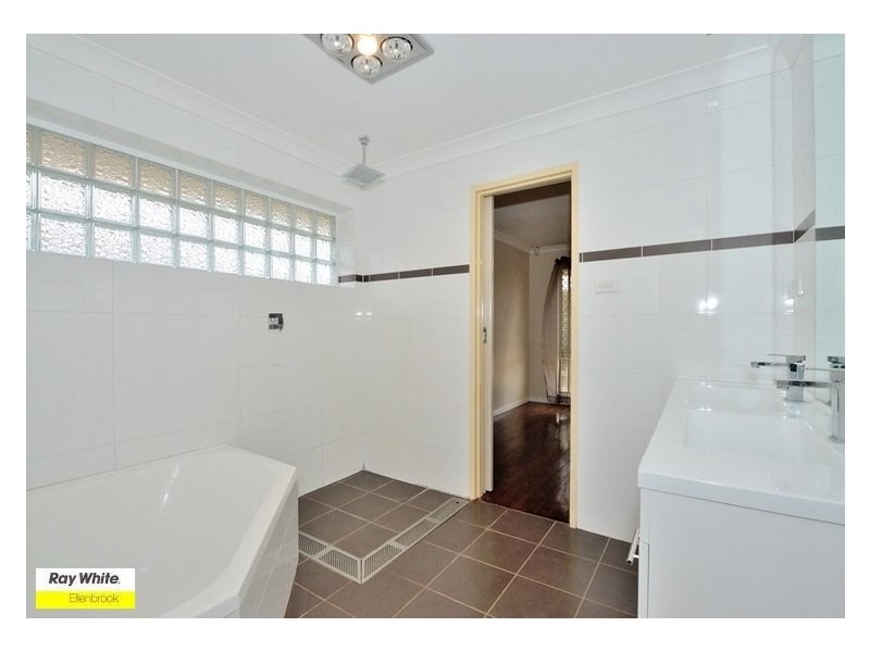 5 Charlbury Way, Eden Hill WA 6054