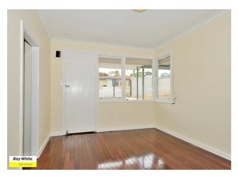 2 Cameron Street, Embleton WA 6062