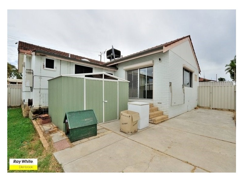 2 Cameron Street, Embleton WA 6062