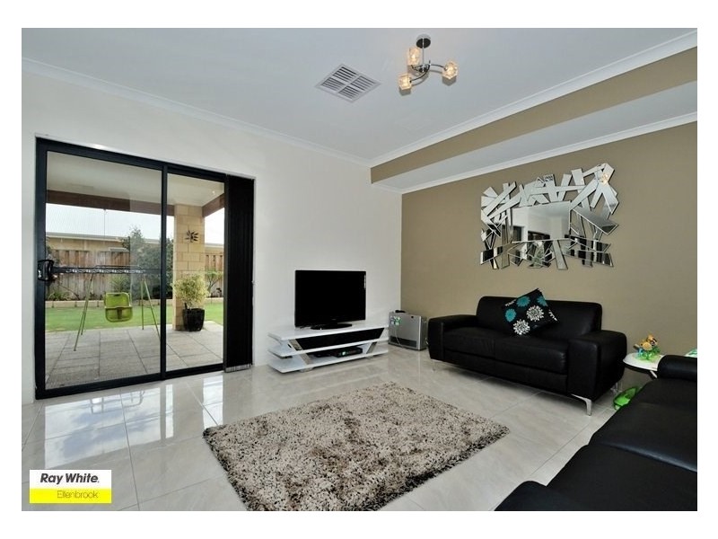 3 Gippsland Way, Ellenbrook WA 6069