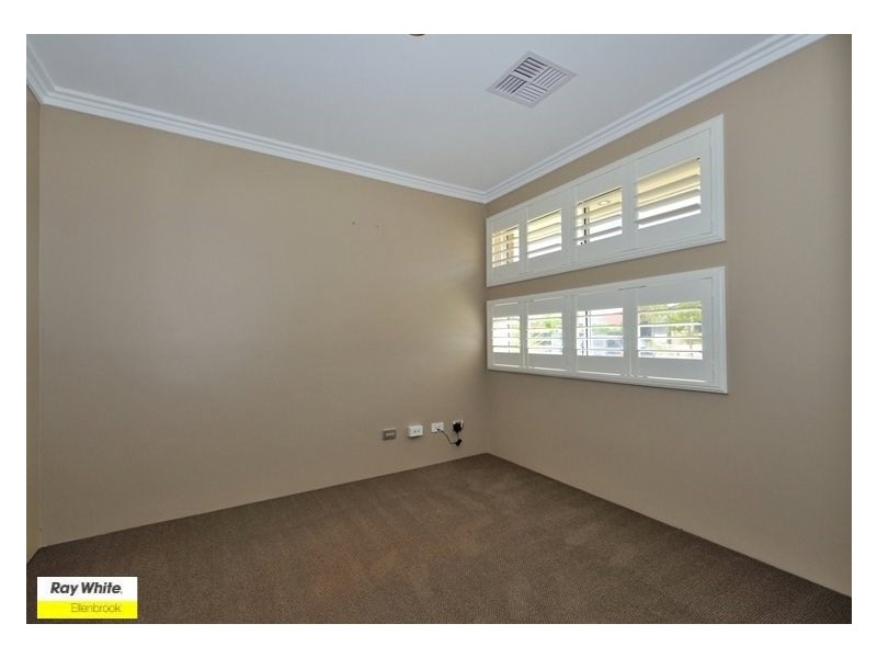 18 Edgecombe Pass, Aveley WA 6069