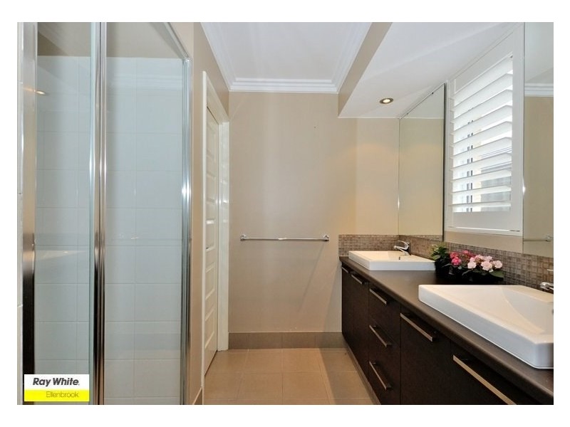 18 Edgecombe Pass, Aveley WA 6069