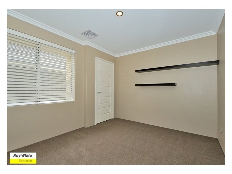 18 Edgecombe Pass, Aveley WA 6069