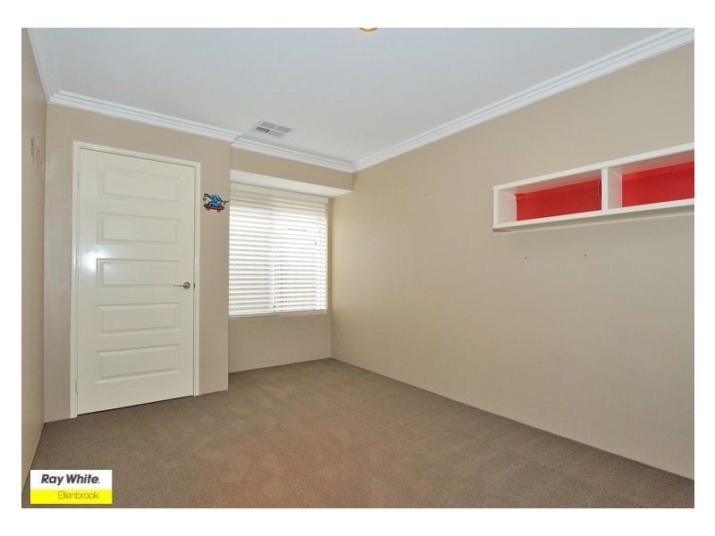 18 Edgecombe Pass, Aveley WA 6069