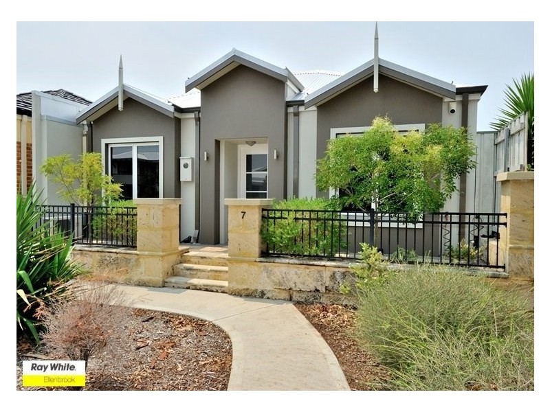7 Skye Lane, Ellenbrook WA 6069