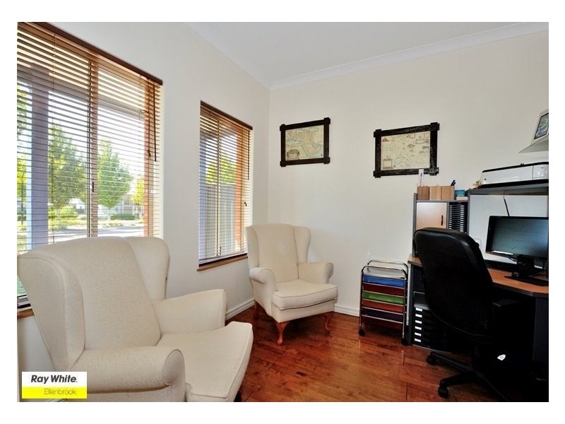 41 Neary Boulevard, Aveley WA 6069