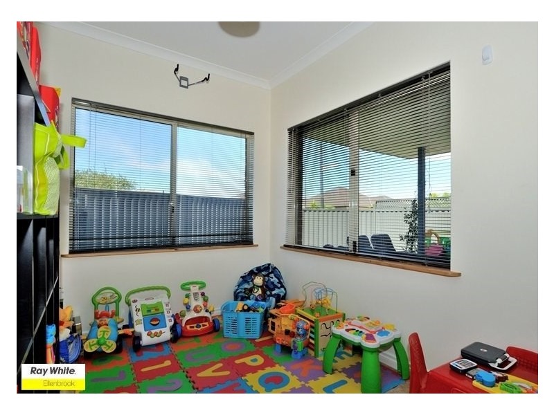 41 Neary Boulevard, Aveley WA 6069