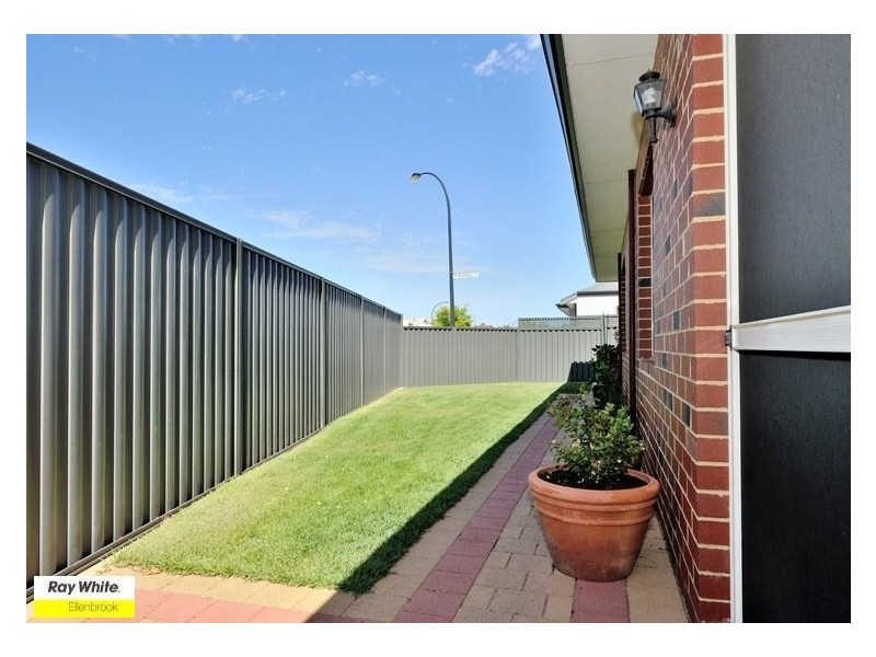 41 Neary Boulevard, Aveley WA 6069