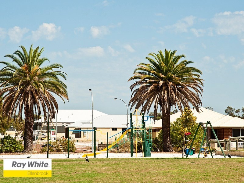 44 Farmaner Parkway, Ellenbrook WA 6069