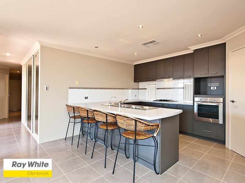 44 Farmaner Parkway, Ellenbrook WA 6069