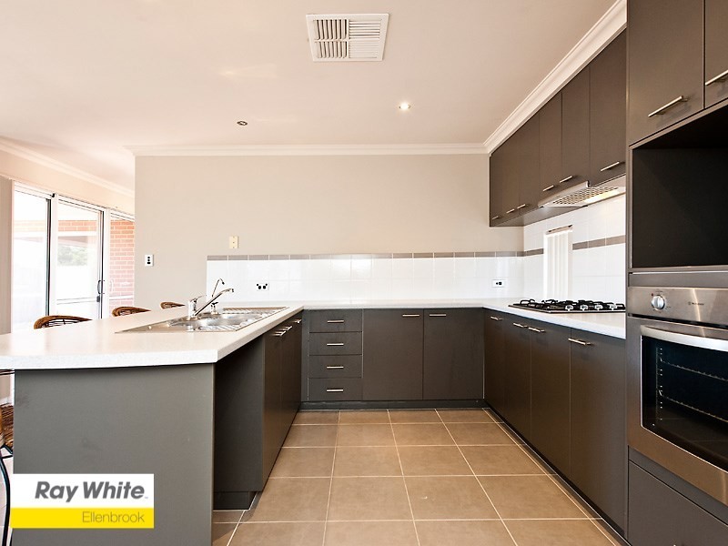 44 Farmaner Parkway, Ellenbrook WA 6069