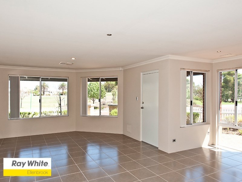 44 Farmaner Parkway, Ellenbrook WA 6069