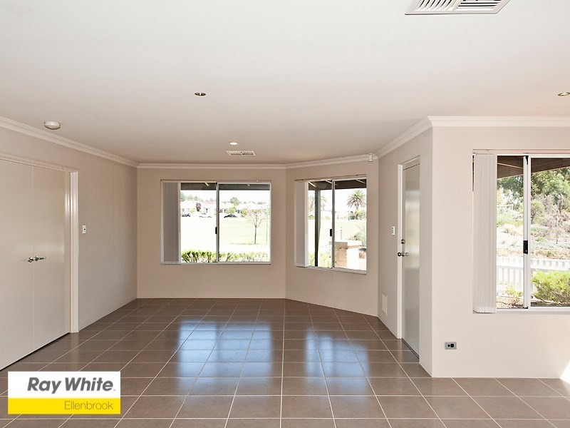 44 Farmaner Parkway, Ellenbrook WA 6069