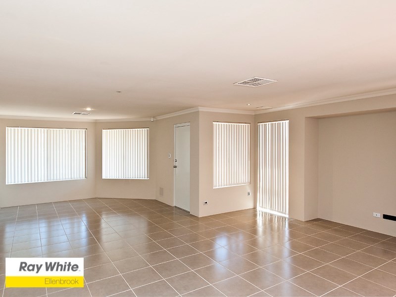 44 Farmaner Parkway, Ellenbrook WA 6069