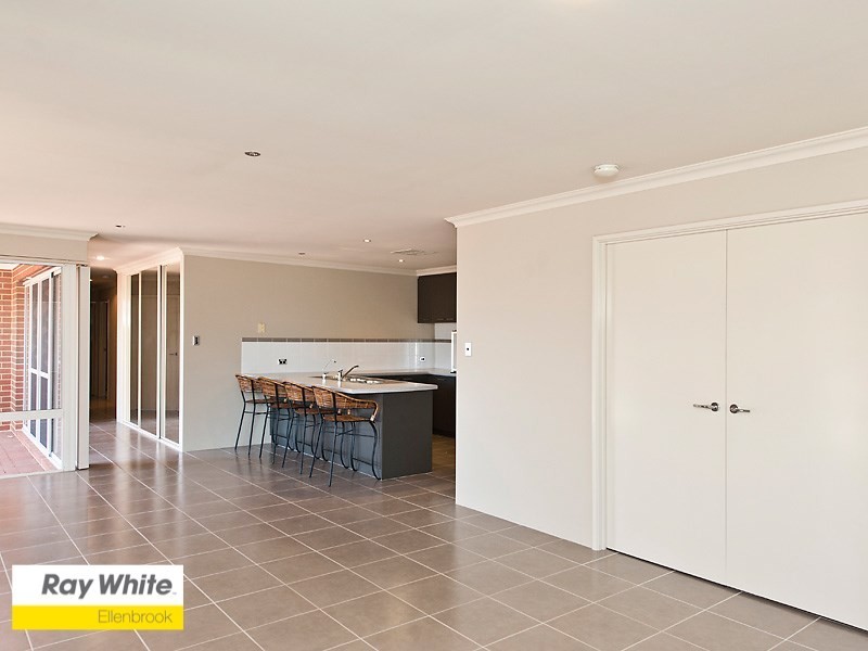 44 Farmaner Parkway, Ellenbrook WA 6069