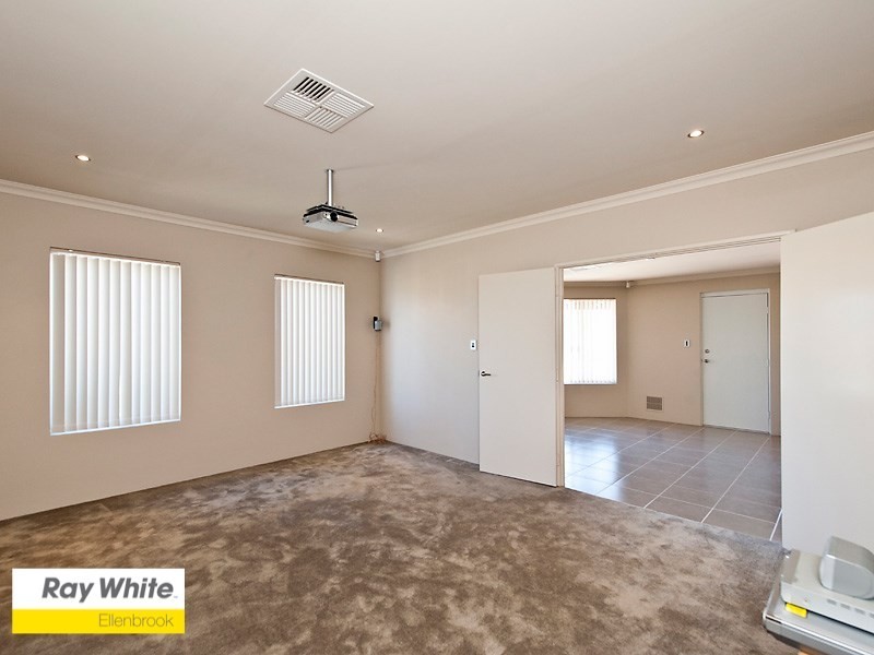 44 Farmaner Parkway, Ellenbrook WA 6069