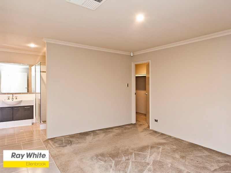 44 Farmaner Parkway, Ellenbrook WA 6069