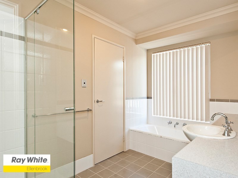 44 Farmaner Parkway, Ellenbrook WA 6069